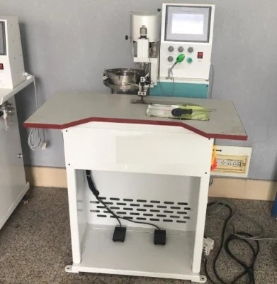 बेल्ट होम टेक्सटाइल के लिए 30W पॉलिएस्टर बुना हुआ कपड़ा स्वचालित पर्ल सेटिंग मशीन